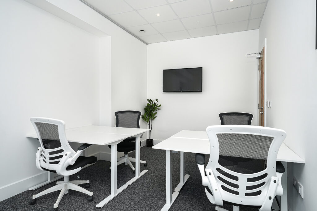 6 Fern Road, Sandyford D18 FP98, 210 sq ft, 6 desks photo 4