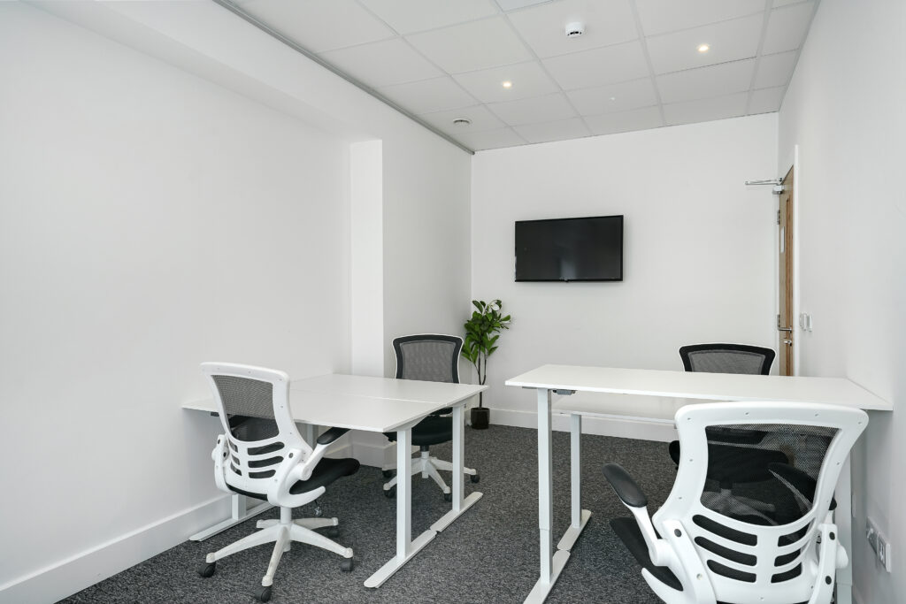 6 Fern Road, Sandyford D18 FP98, 210 sq ft, 6 desks photo 6